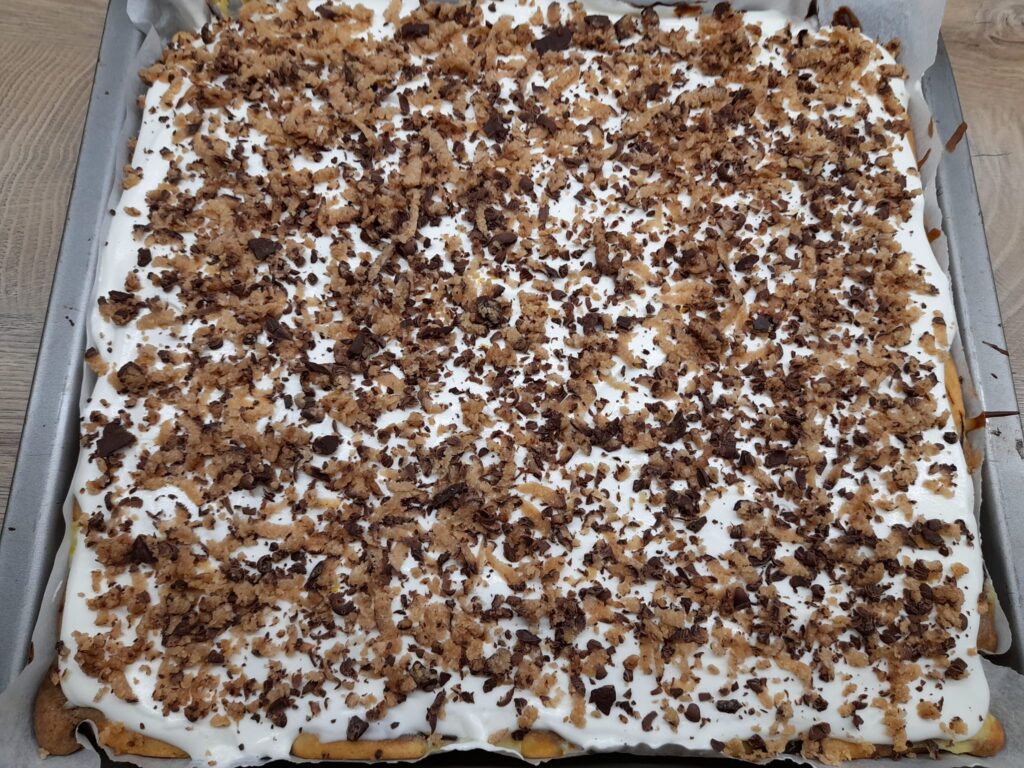 Skrižice maćeha - desert s vrhom, vrhnje i vrh Margot