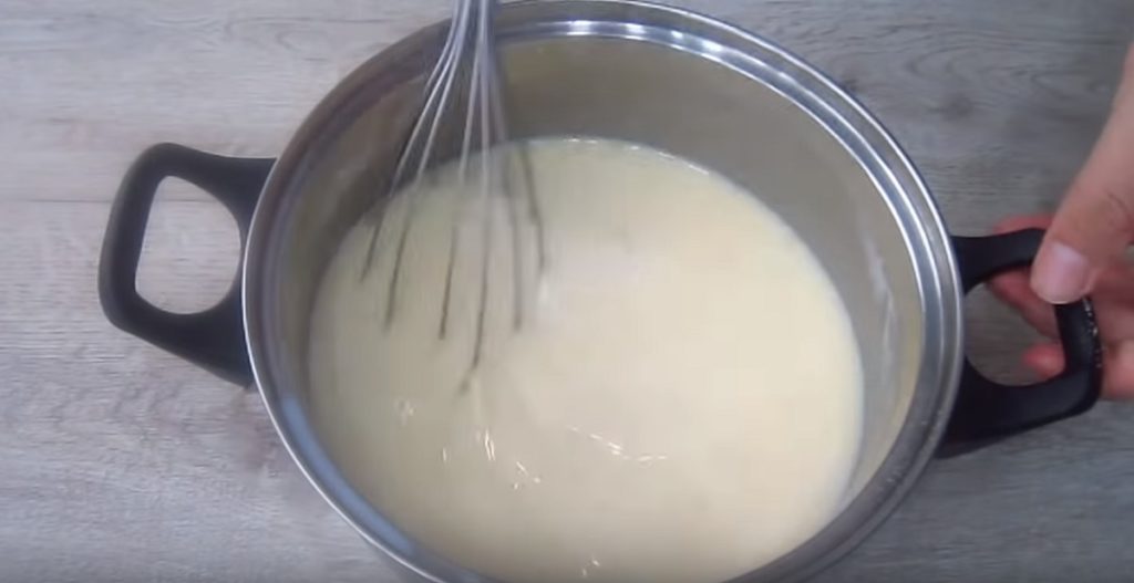 Izvrsna torta od lisnatog tijesta s narančastom kremom: Priprema je vrlo jednostavna i božanski rezultat!