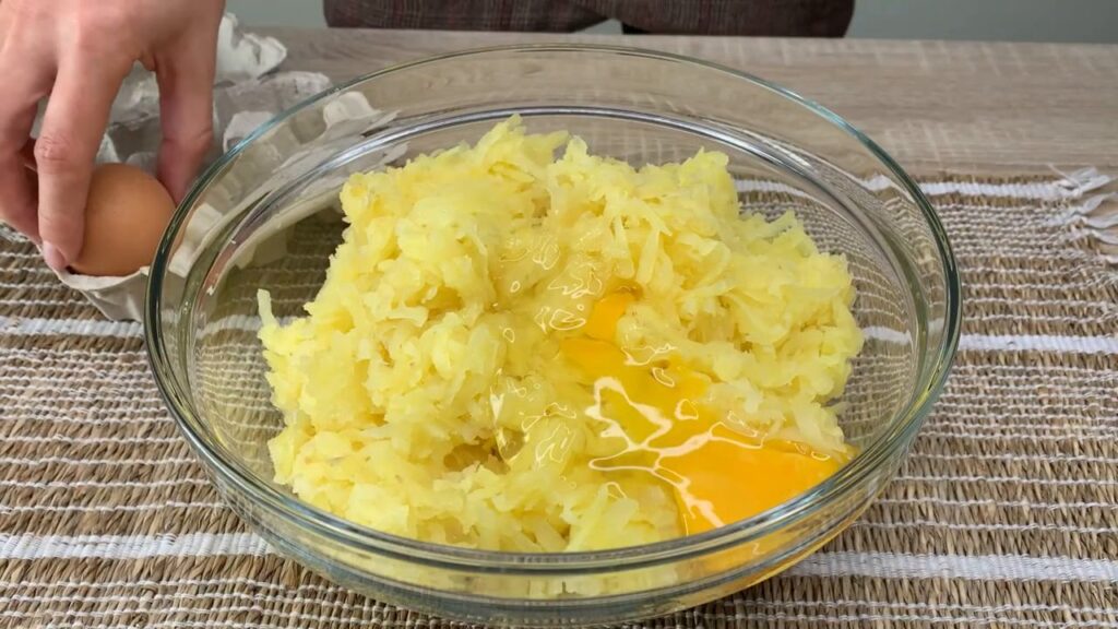 Samo naribajte krumpir - odličan ručak ili večera Samo naribajte krumpir - odličan ručak ili večera