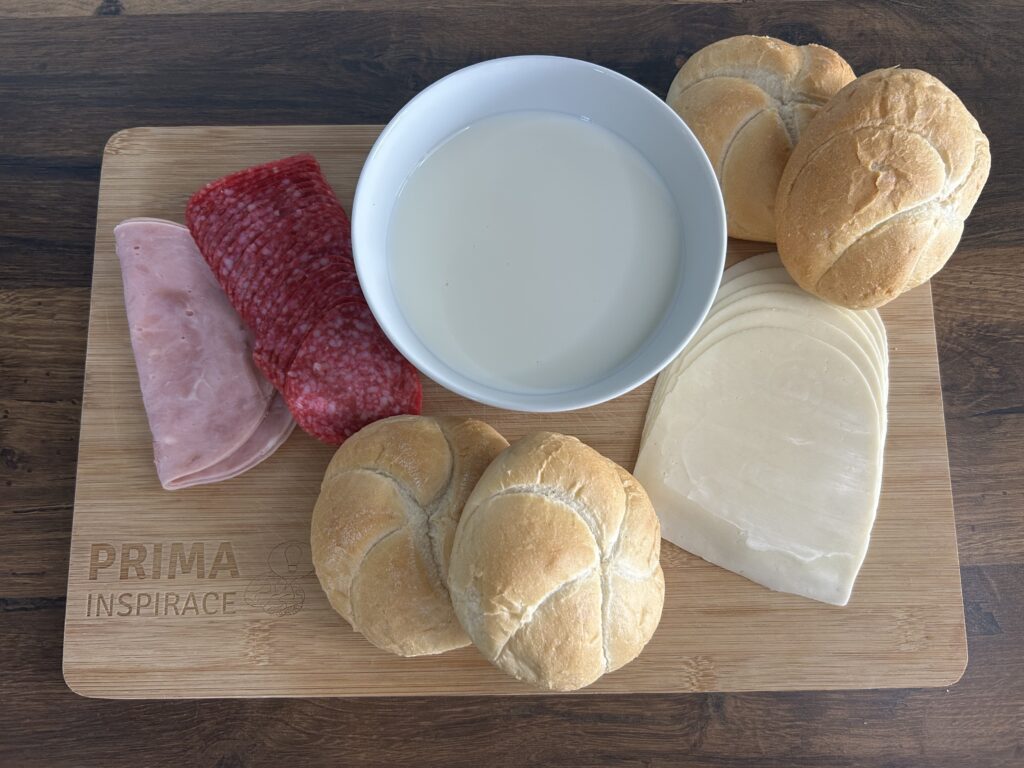 Pečena Kaiserky napunjena šunkom, salamom i sirom - jednostavna, brza i ukusna večera od nekoliko sastojaka