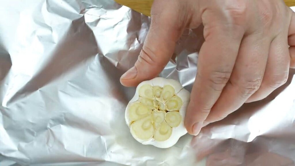 Domaći pomfrit s ukusnim umakom od češnjaka