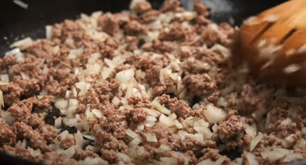 Kremasta penne s mljevenom govedinom i mocarelom - brz, bogat i savršeno ukusan recept iz jedne tave
