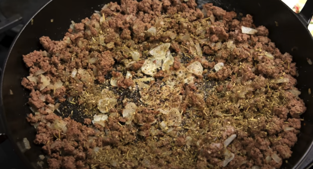 Kremasta penne s mljevenom govedinom i mocarelom - brz, bogat i savršeno ukusan recept iz jedne tave