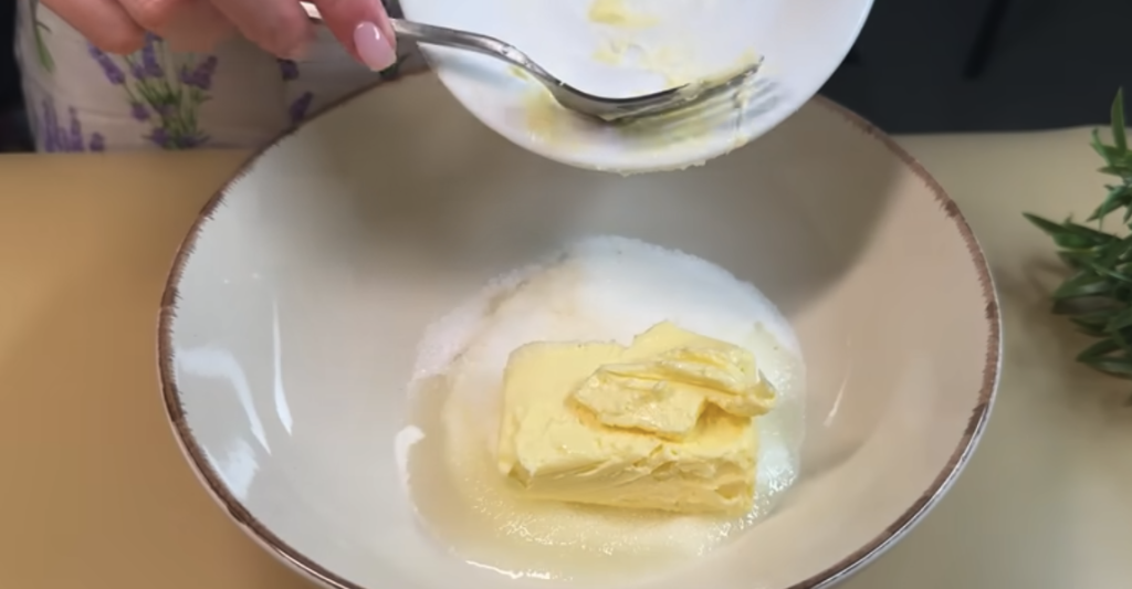 Torta s kiselim vrhnjem, punjenjem marelice i oraha - recept korak po korak