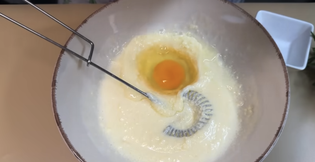Torta s kiselim vrhnjem, punjenjem marelice i oraha - recept korak po korak