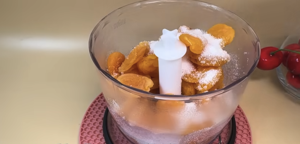 Torta s kiselim vrhnjem, punjenjem marelice i oraha - recept korak po korak