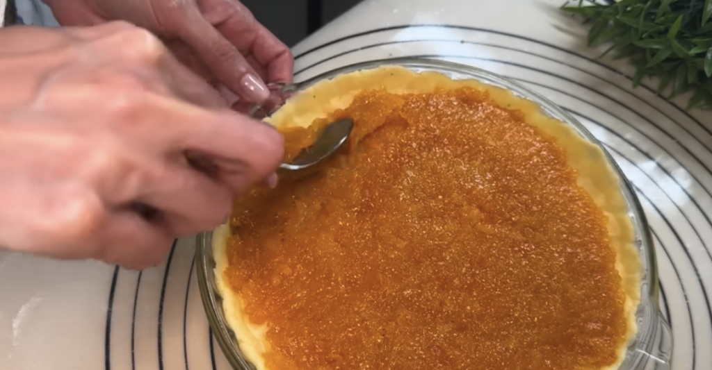Torta s kiselim vrhnjem, punjenjem marelice i oraha - recept korak po korak