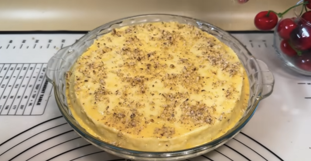 Torta s kiselim vrhnjem, punjenjem marelice i oraha - recept korak po korak